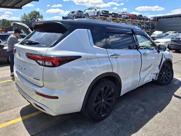 mitsubishi Outlander ZM Apr 2022 Parts & Wrecking