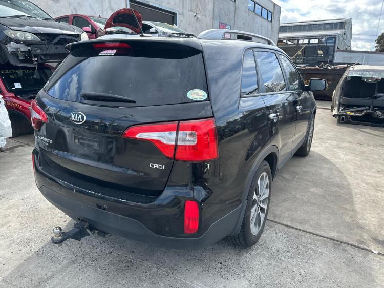 kia Sorento PLATINUM Feb 2014 Parts & Wrecking