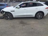 2017 Jaguar F-pace image 3