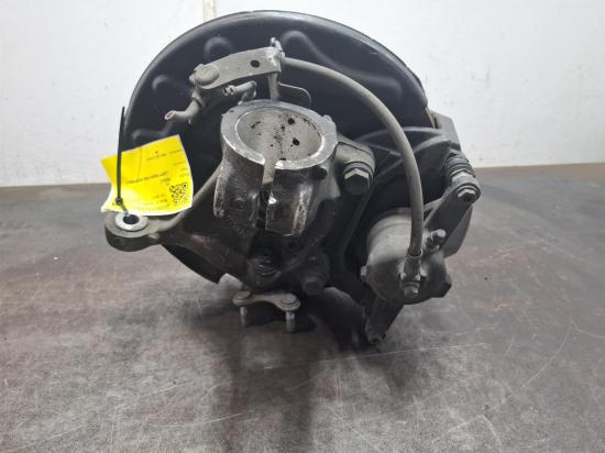 volkswagen Golf R Sep 2015 LEFT FRONT HUB ASSEMBLY 