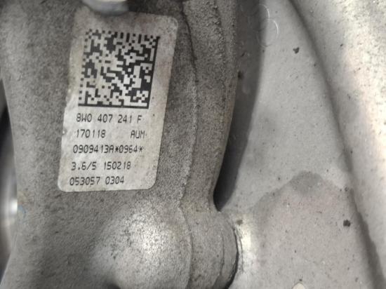 audi A4 2.0 TFSI CUATTRO Dec 2018 LEFT FRONT HUB ASSEMBLY 