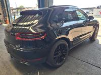 2016 Porsche Macan 95B image 3