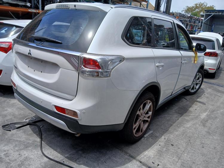mitsubishi Outlander ZJ 2014 Parts & Wrecking