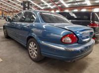 2003 Jaguar X Type 2.5L AJ-V6 AUTO 5SPD AWD SE image 3