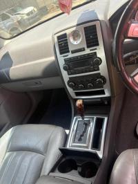 2007 Chrysler 300c image 3