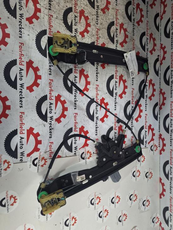 ford Focus Apr 2017 RIGHT FRONT WINDOW REG/MOTOR 