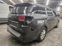 2016 Kia Carnival 2.2DT D4HB AUTO 6SPD FWD SI image 3