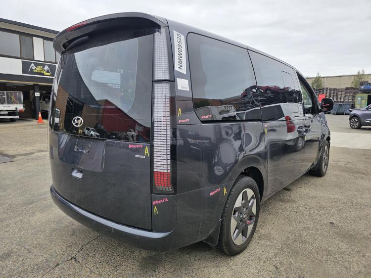 hyundai Staria 2.2DT D4HB 8 SPD AUTO AWD 8 SEATER WAGON ELITE Sep 2022 Parts & Wrecking