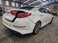 2014 Kia Optima 2.4L G4KJ 6 SPD AUTO FWD PLATINUM image 3