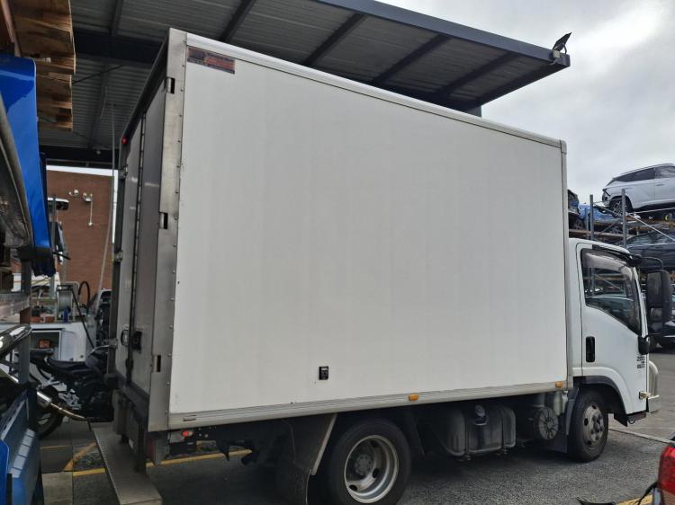 isuzu N Series Dec 2009 Parts & Wrecking