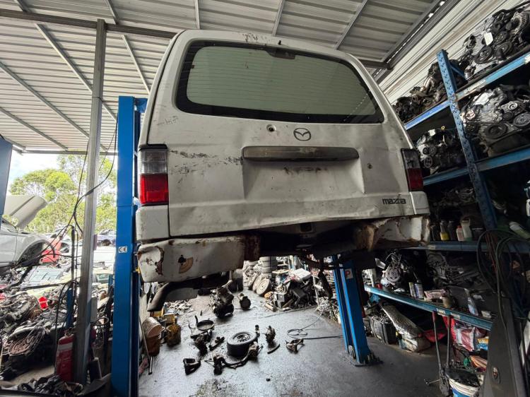 ford Econovan 2000 Parts & Wrecking