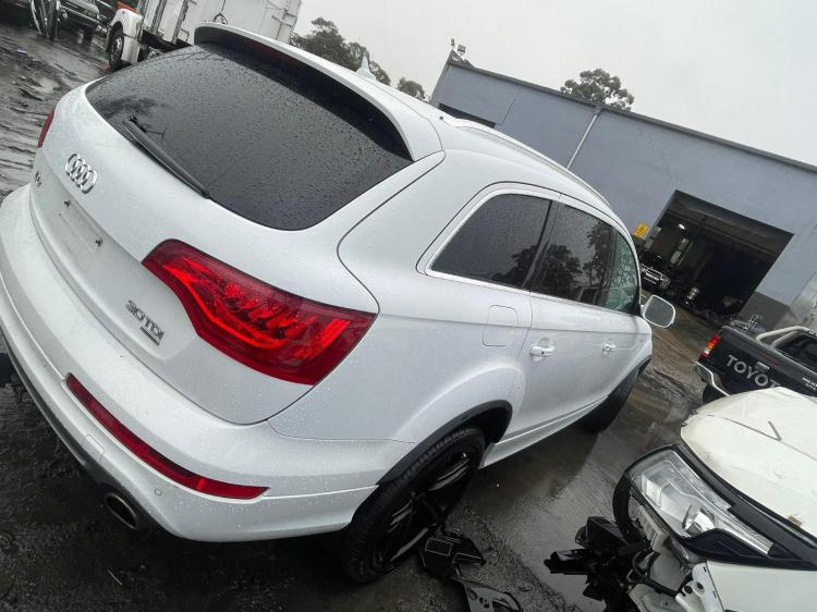 audi Q7 Jan 2014 Parts & Wrecking