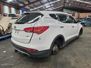 2014 Hyundai Santa Fe DM I - 2.2DT D4HB AUTO 6SPD 4WD HIGHLANDER image 3