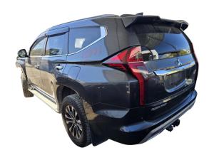 2020 Mitsubishi Pajero Sport QE EXCEED image 3