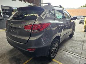 2015 Hyundai I30 2.0L G4NC AUTO 6SPD FWD SE image 3
