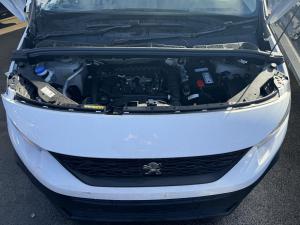 2022 Peugeot Partner K9 image 3