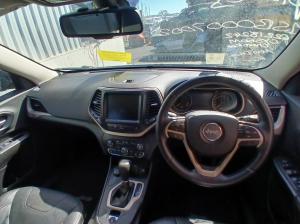 2015 Jeep Cherokee KL image 3