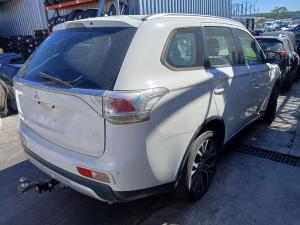 2014 Mitsubishi Outlander ZJ-ZL image 3