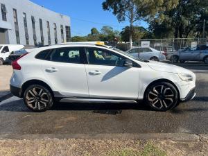 2017 Volvo S40 image 3