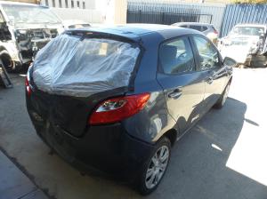 2011 Mazda 2 DE image 3