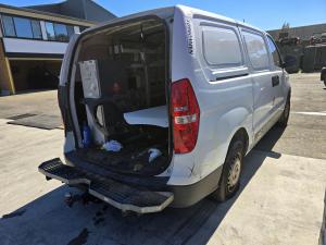 2013 Hyundai Iload 2.5DT PLASTIC INLET AUTO 5 SPD RWD image 3