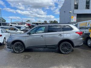 2021 Mitsubishi Outlander ZL image 3