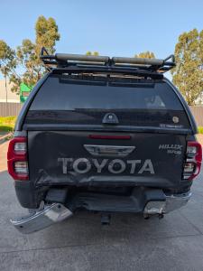 2021 Toyota Hilux SR5 image 3