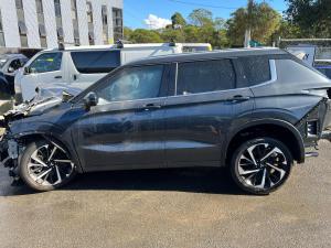 2024 Mitsubishi Outlander ZM image 3