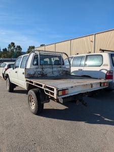 2002 Toyota Hilux LN167R-JRMDEQ image 3