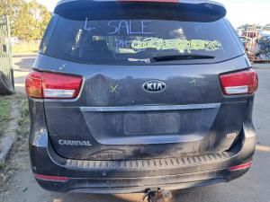 2017 Kia Carnival YP image 3