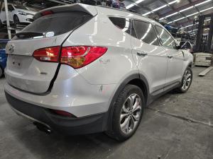 2014 Hyundai Santa Fe 2.2DT D4HB AUTO 6SPD AWD HIGHLANDER DM image 3