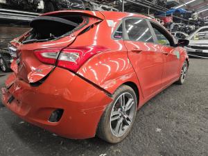 2016 Hyundai I30 GD 2.0L G4NC AUTO 6SPD FWD SR image 3