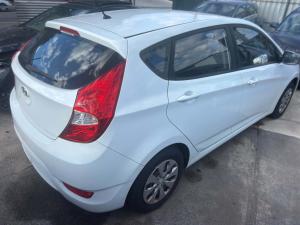 2016 Hyundai Accent image 3