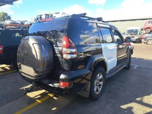 2003 Toyota Prado GRJ120R image 3