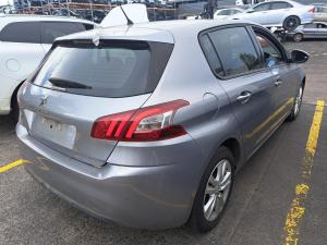 2015 Peugeot 308 image 3