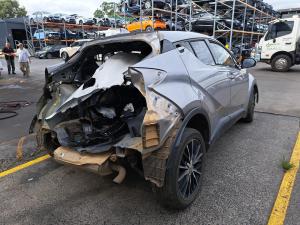 2019 Toyota C-hr NGX10R image 3