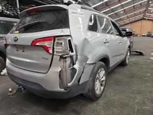 2012 Kia Sorento 2.2DT D4HB AUTO 6SPD AWD SLI XM image 3