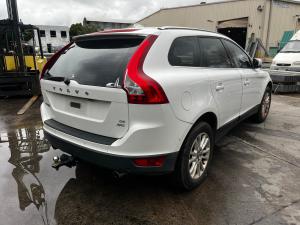 2010 Volvo Xc60 image 3