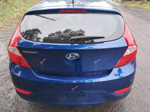 2016 Hyundai Accent image 3