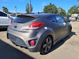 2014 Hyundai Veloster FS image 3