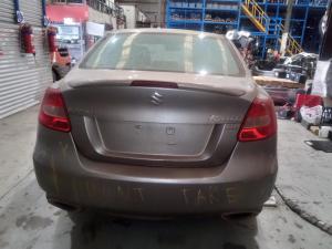 2010 Suzuki Kizashi image 3