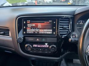 2018 Mitsubishi Outlander ZJ-ZL image 3