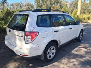 2010 Subaru Forester image 3