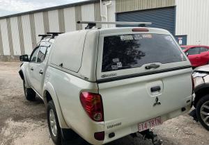 2014 Mitsubishi Triton image 3