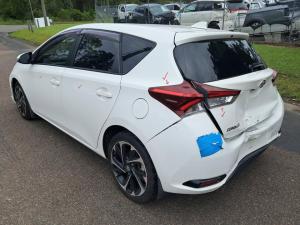 2017 Toyota Corolla image 3