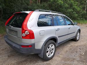 2004 Volvo image 3