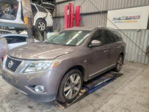 2013 Nissan Pathfinder image 3