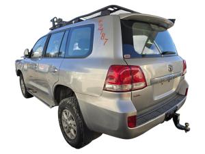 2009 Toyota Land Cruiser UZJ200R GXL image 3