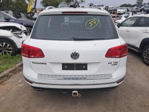 2016 Volkswagen Touareg 7P image 3