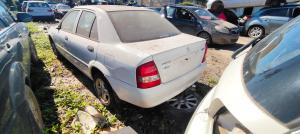 2000 Mazda 323 image 3